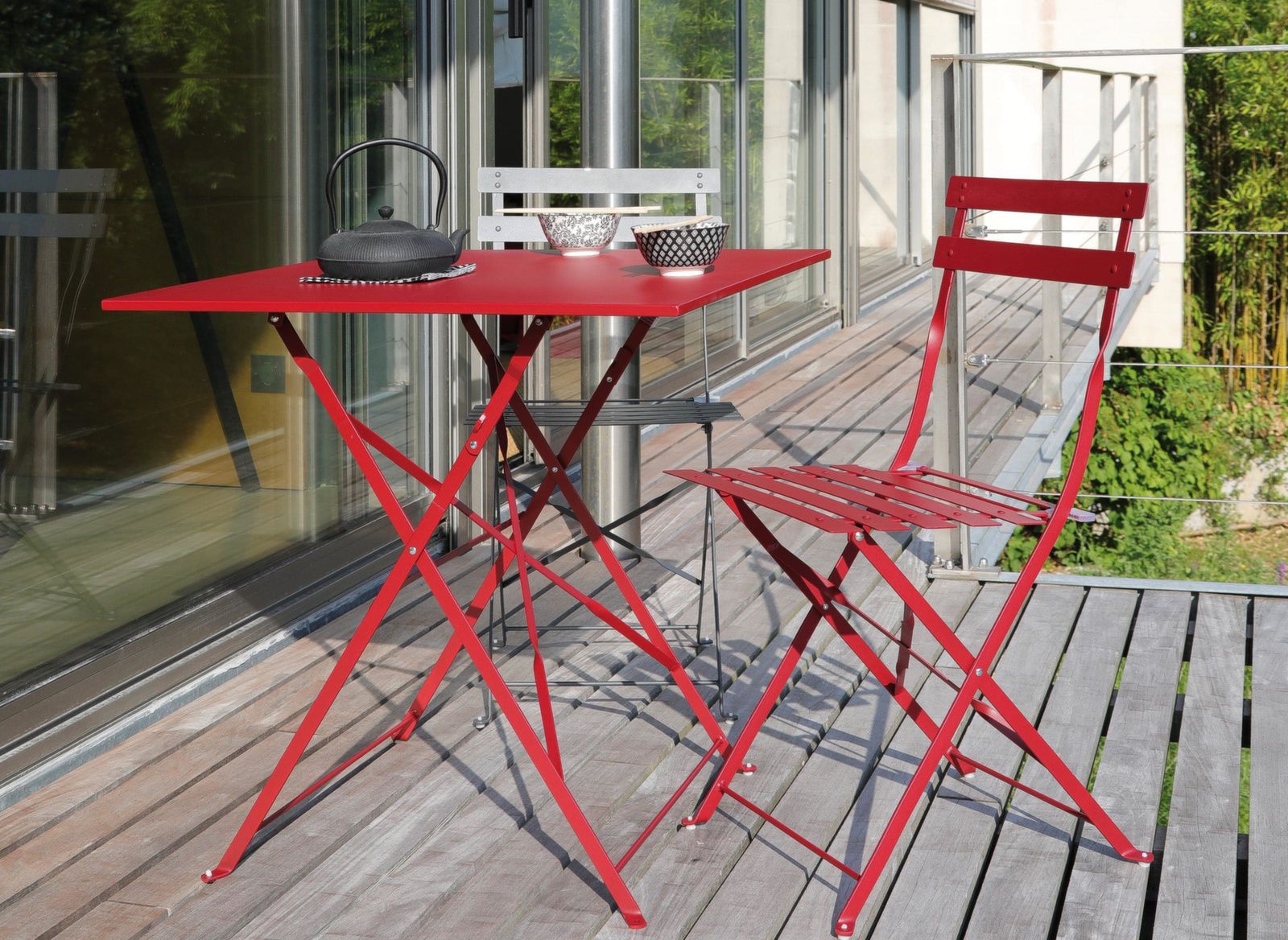 Chaise CUBA pliante en acier epoxy coloris rouge 