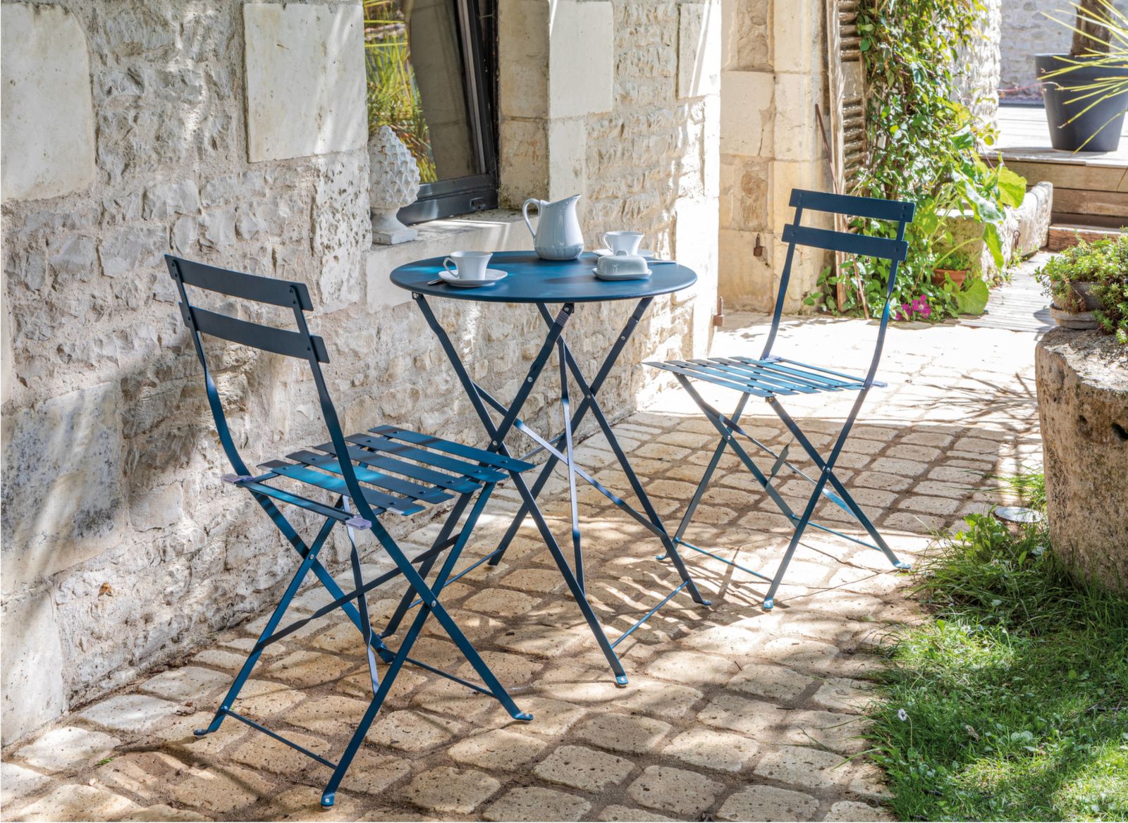 Gueridon CUBA diamètre 60cm en acier epoxy plateau plein coloris bleu pliant