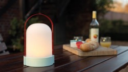 Lampe URI Annabelle LED, lumiere blanc chaud (3000 kelvin), port USB, cable USB textile Remember