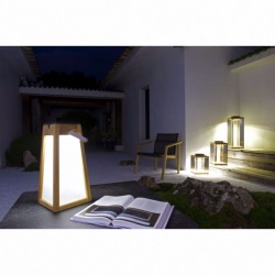 Lanterne Solaire et rechargeable 500 lumens en Teck - LES JARDINS